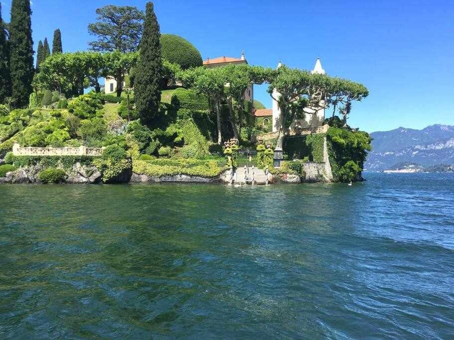 Una finestra sul lago Argegno Esterno foto