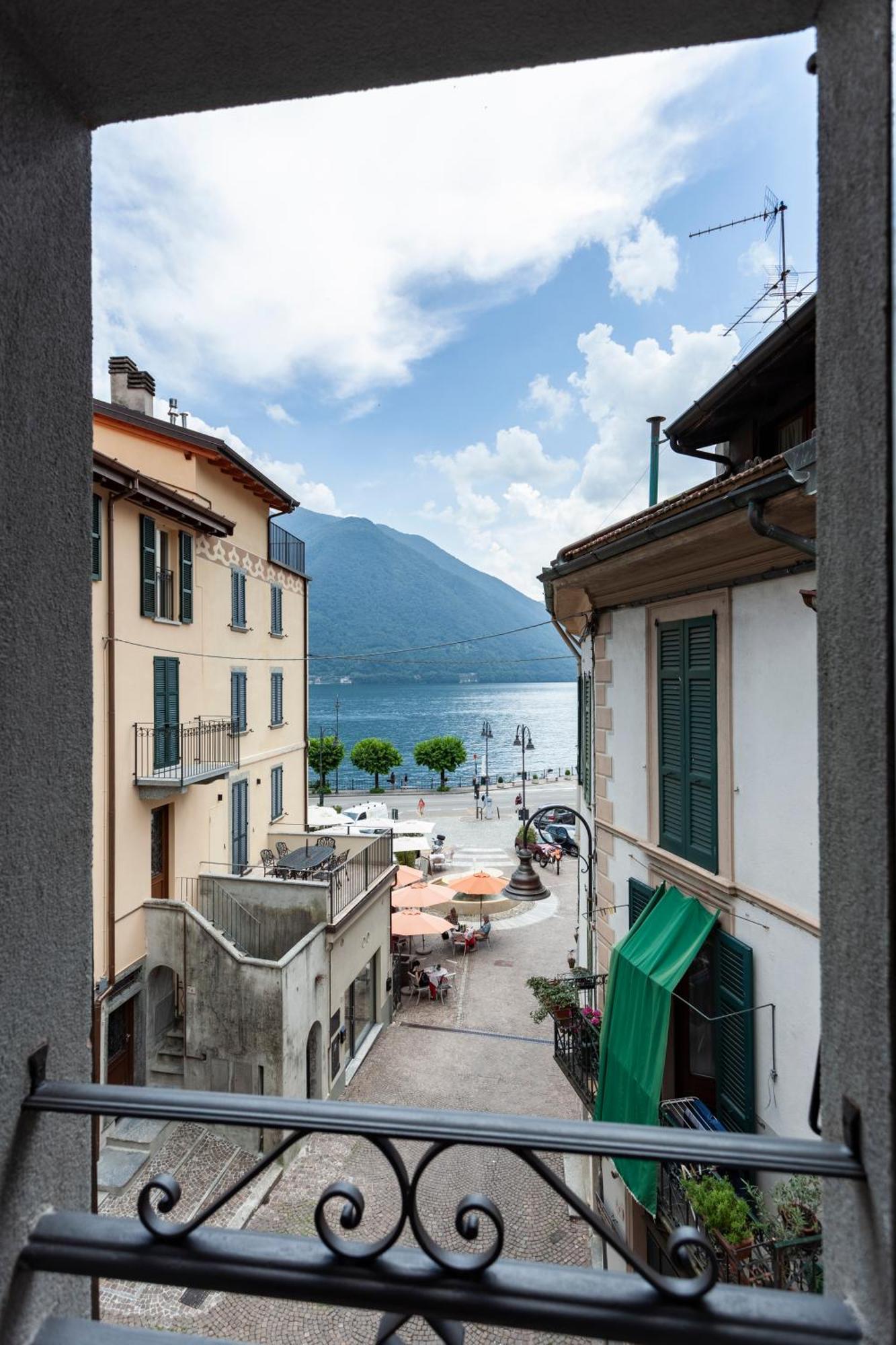 Una finestra sul lago Argegno Esterno foto